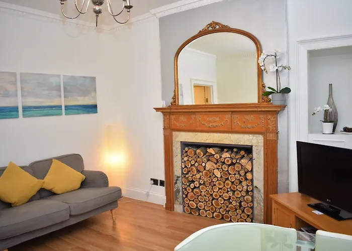 Rose Street - Watchmakers Apartment