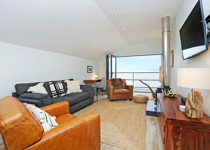 Musselburgh - Stylish 3 Bed With Stunning Sea Views