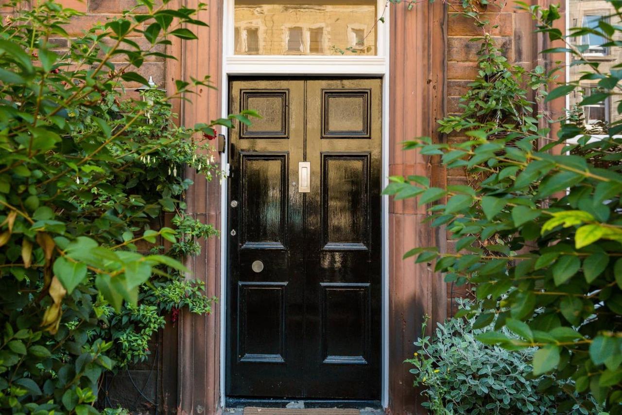 Beautiful, Traditional 2 Bedroom Main Door Flat Apartment Edinburgh