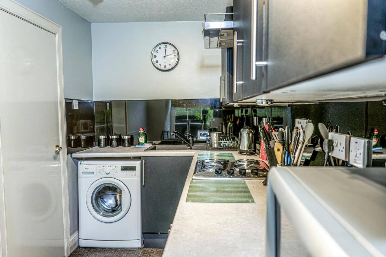 Silver Lining - Quiet St Patrick City Apartment Edinburgh