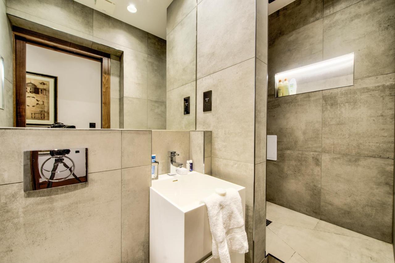 Apartment Well Court @ Dean Village *