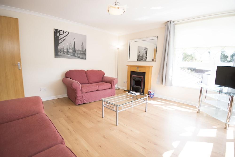 Lochend Serviced * Edinburgh