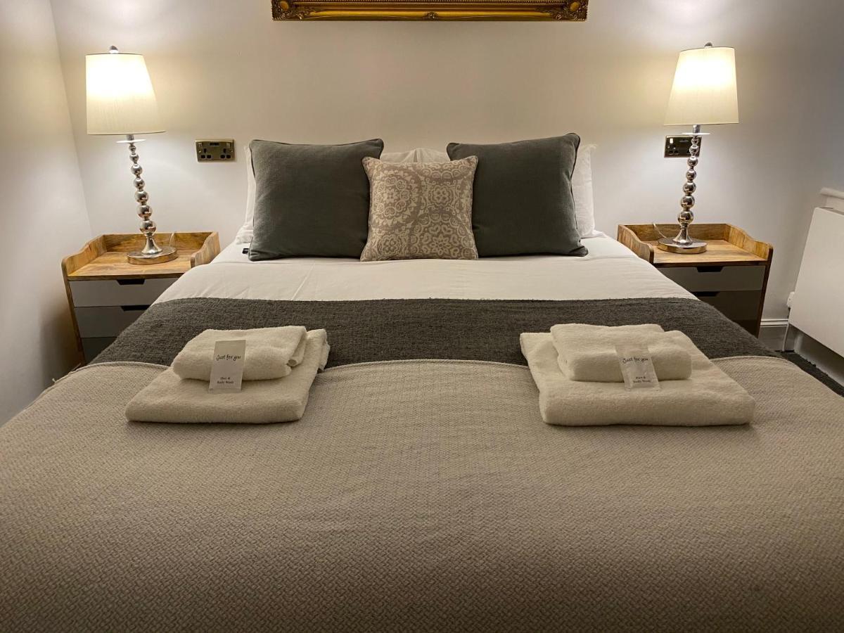 Aparthotel Royal Mile Balconies By The Castle 5*