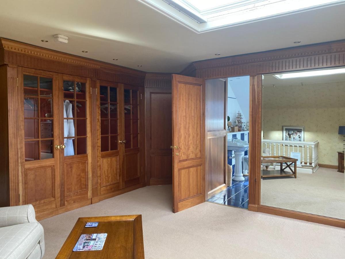 Bed & Breakfast Claremont House 5*