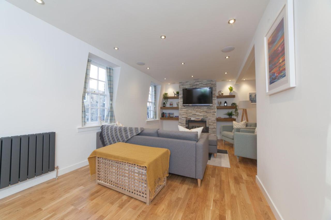 Queensferry Street Lane - Fantastic 2 Bedroom Centre Mews House With Free Secure Parking! Edinburgh