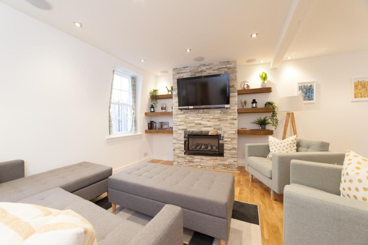 Queensferry Street Lane - Fantastic 2 Bedroom Centre Mews House With Free Secure Parking! * Edinburgh