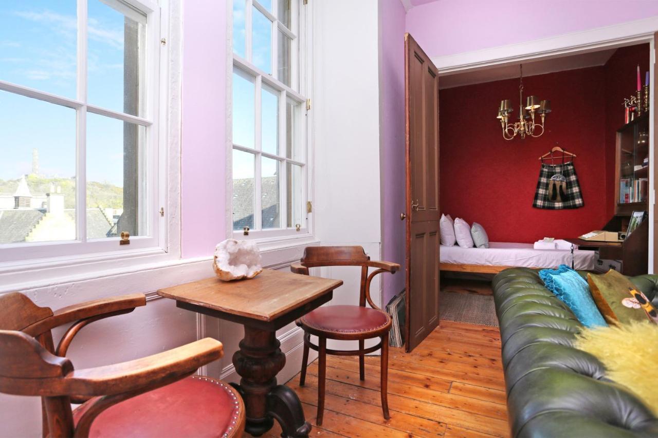 Joivy Iconic Colorful On The Royal Mile Apartment EDI