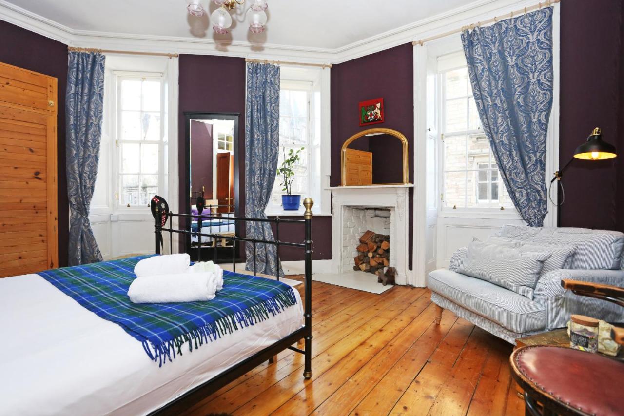 Joivy Iconic Colorful On The Royal Mile Apartment