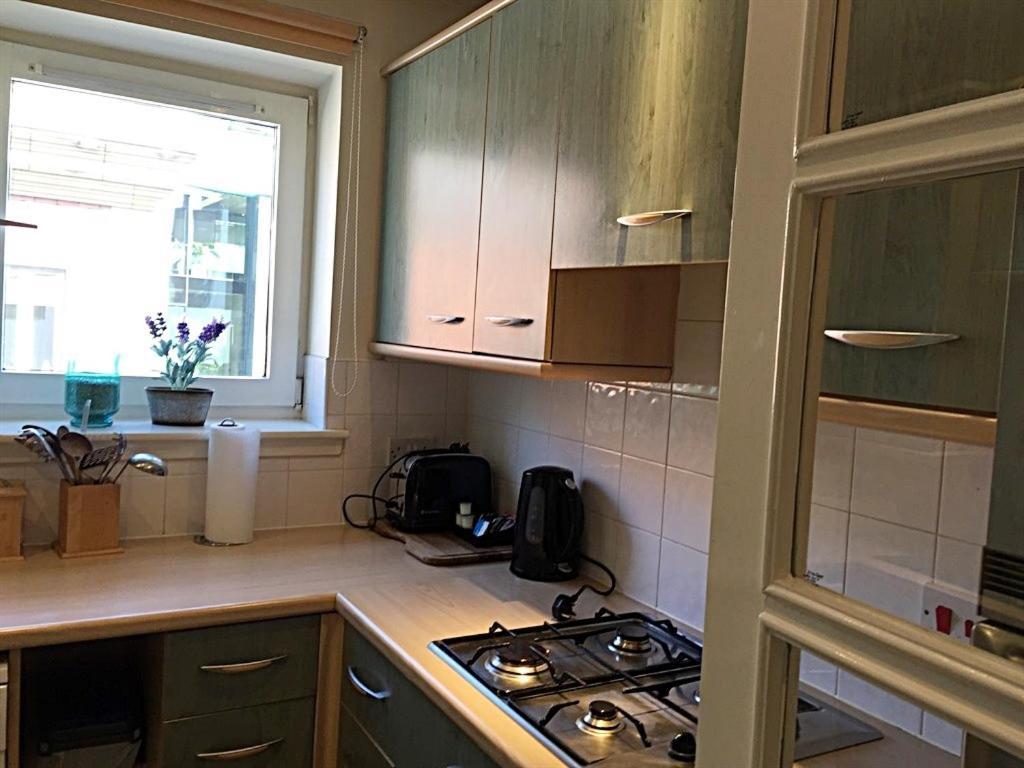 Alba Apartments- Gentle's Entry Apartment *