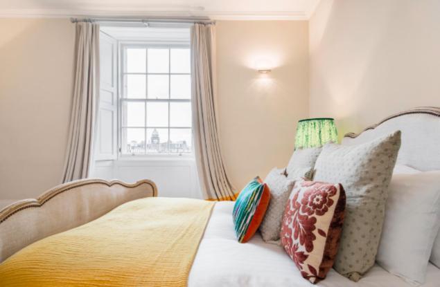 Apartment North Castle Street Luxury 3 Bedroom/3 Bathroom *