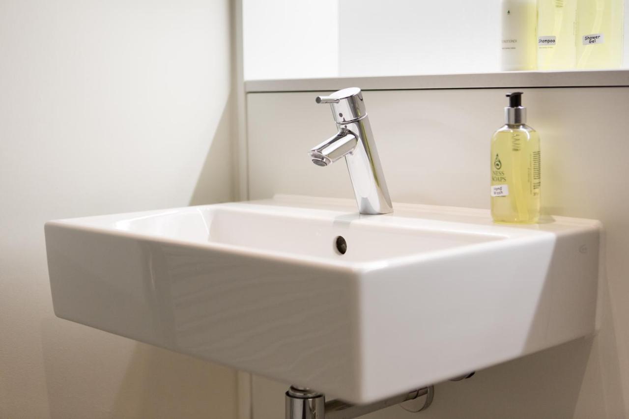 Quartermile Retreat With Parking Edinburgh