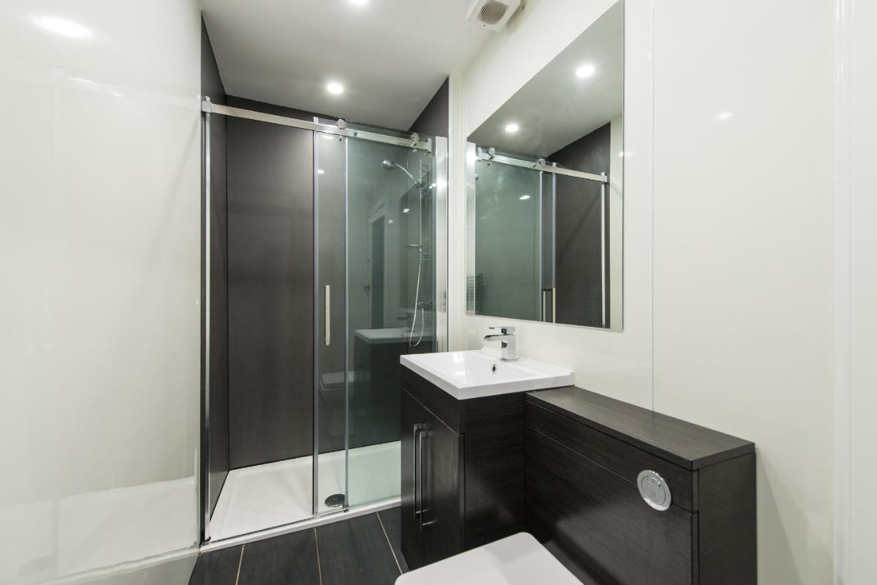 Centre, 5 Star Ground Floor