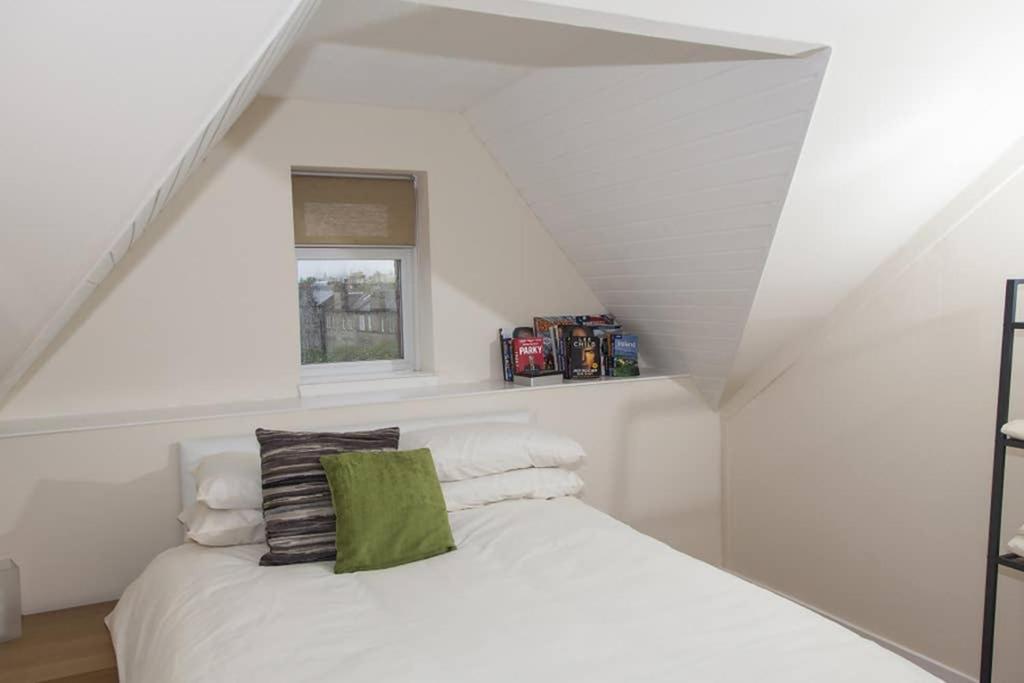 Apartment 2 Bedroom With Park View *