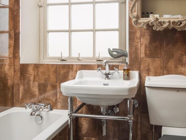 Canongate Luxury Homestay * Edinburgh