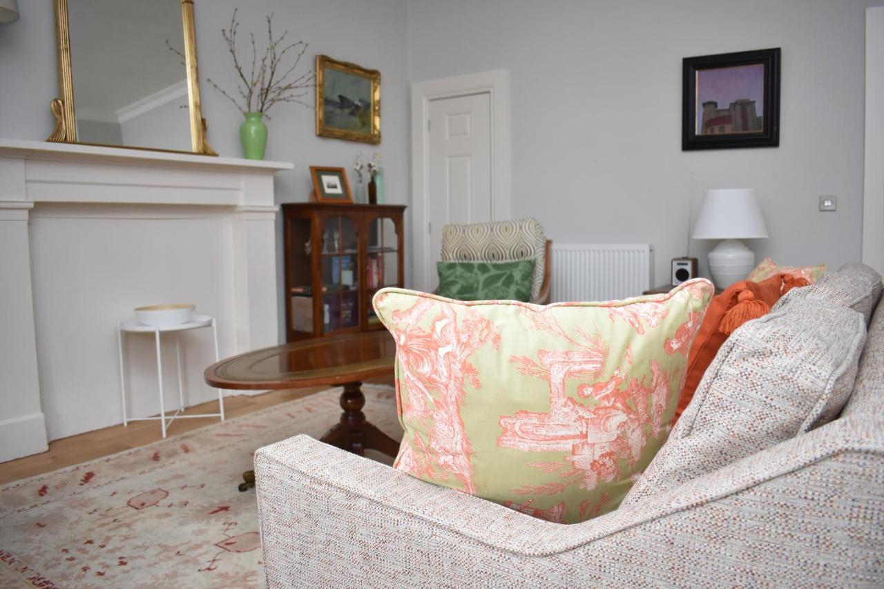 Bernard St - Bright And Spacious 1 Bed At The Shore! Apartment