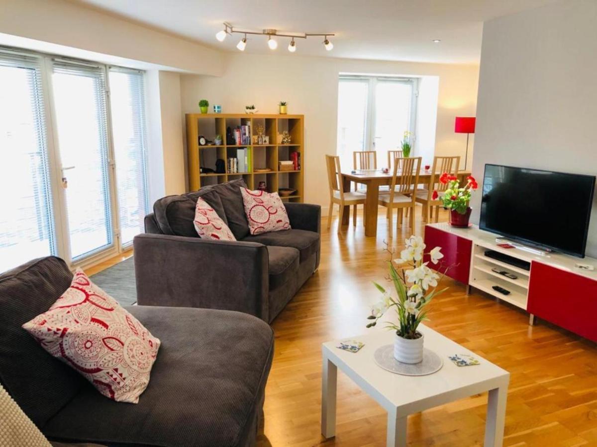Remarkable 2 Bed In *