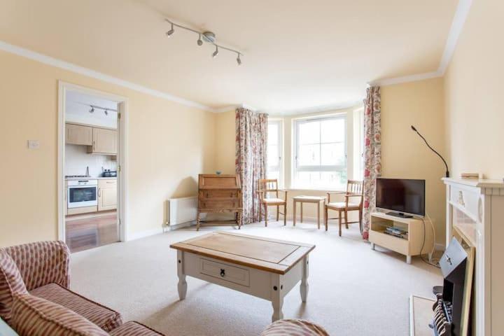 Apartment Dicksonfield - Modern 2 Bed, 2 Bath Close To Centre Edinburgh