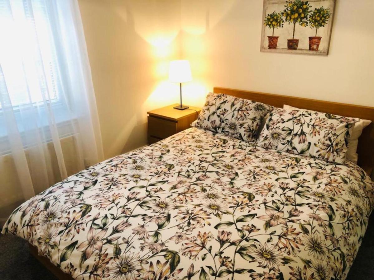 Remarkable 2 Bed In *