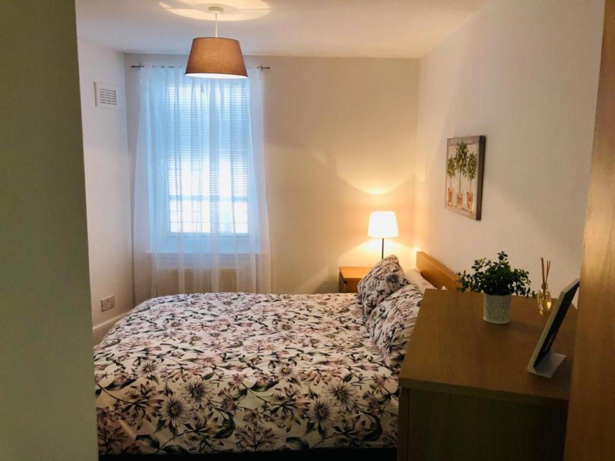 Apartment Remarkable 2 Bed In Edinburgh