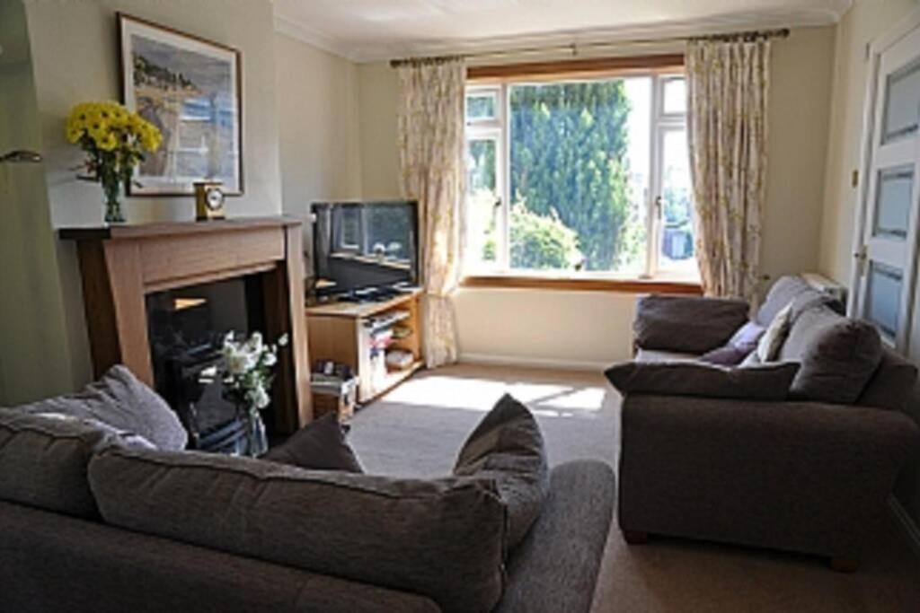 Holiday home Sunny House With Views To Skyline Edinburgh