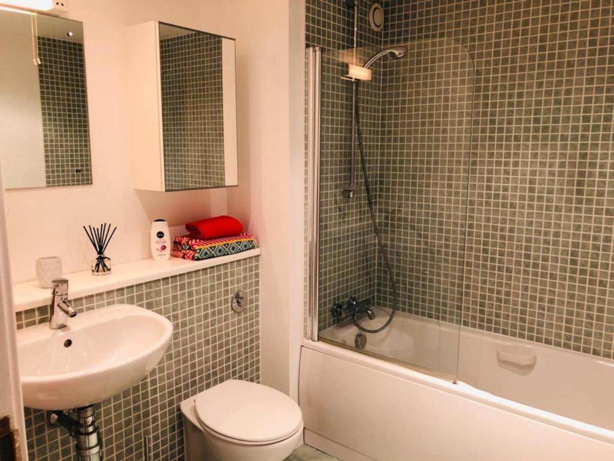 Remarkable 2 Bed In *