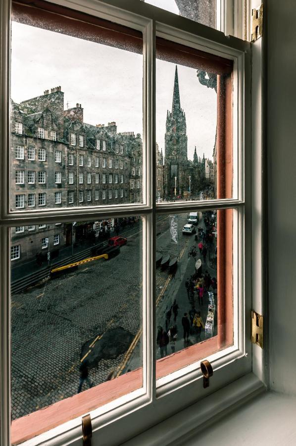 Writer's Apartment EDI