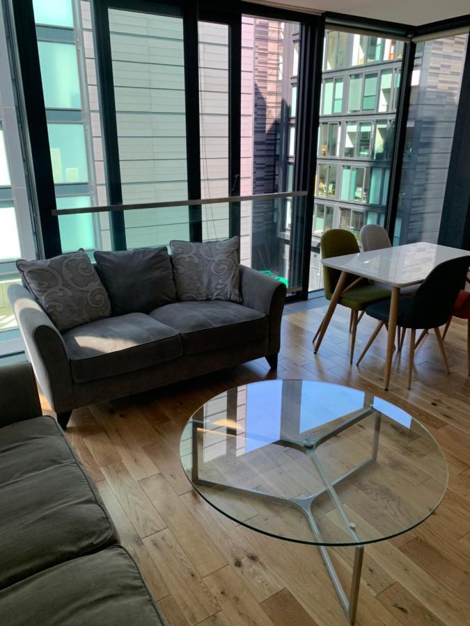 Quartermile 1 Bedroom - With Free Parking Included * Edinburgh