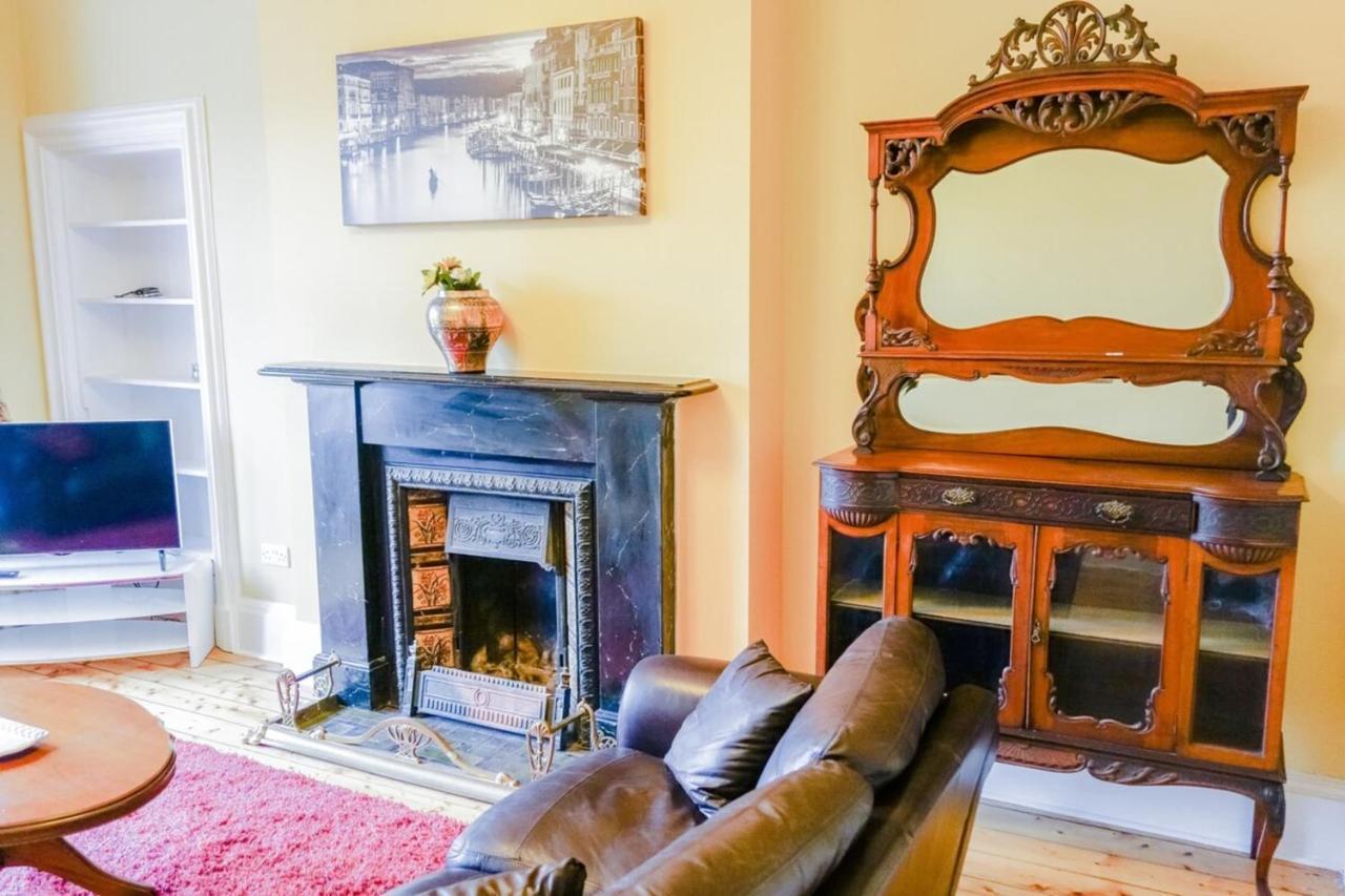Newly Furnished 2 Bedroom On Leith Walk Apartment