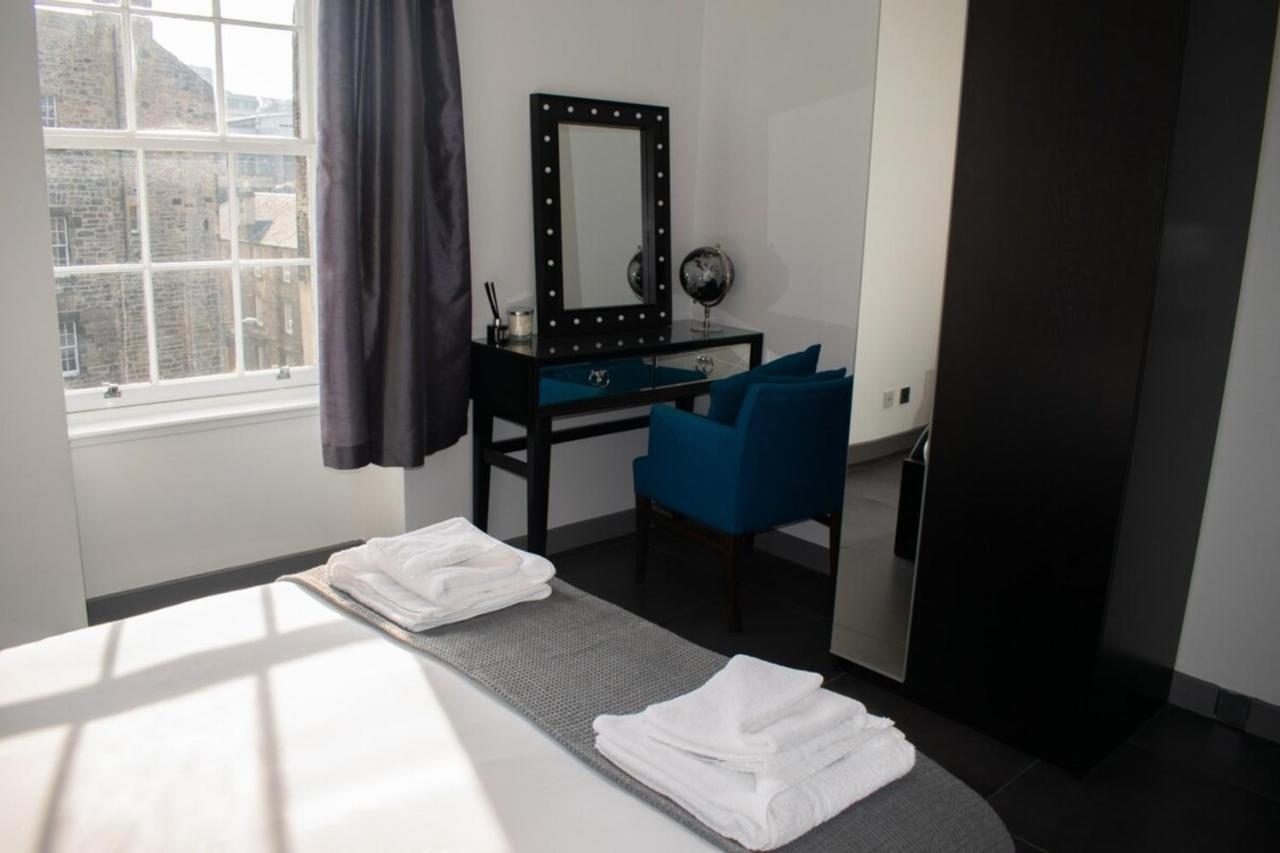 Unique 3 Bedroom Modern Penthouse Edinburgh