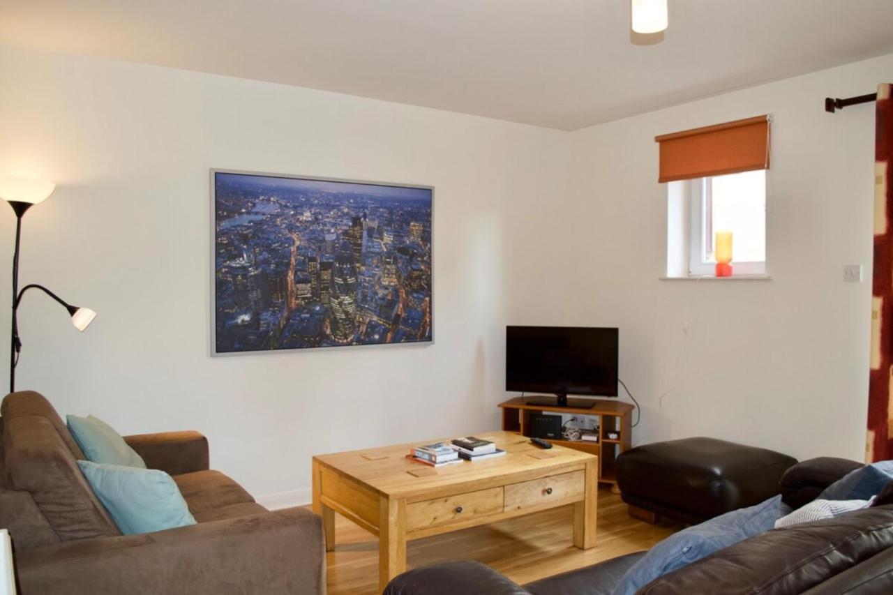 Apartment Modern 2 Bedroom Centre Flat *