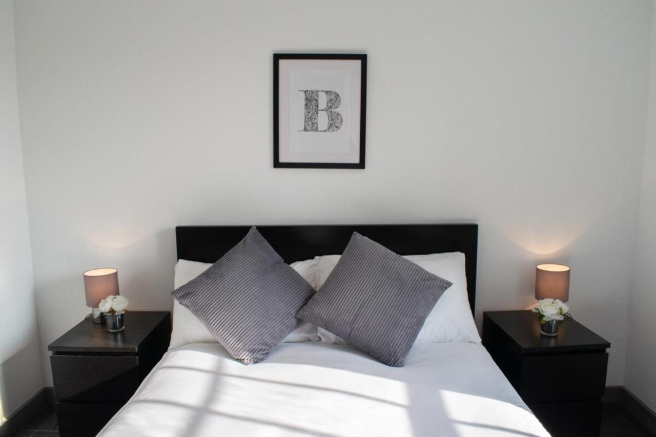 Unique 3 Bedroom Modern Penthouse Apartment Edinburgh
