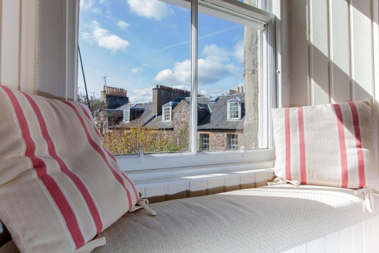Charming City Centre Flat In Apartment Edinburgh