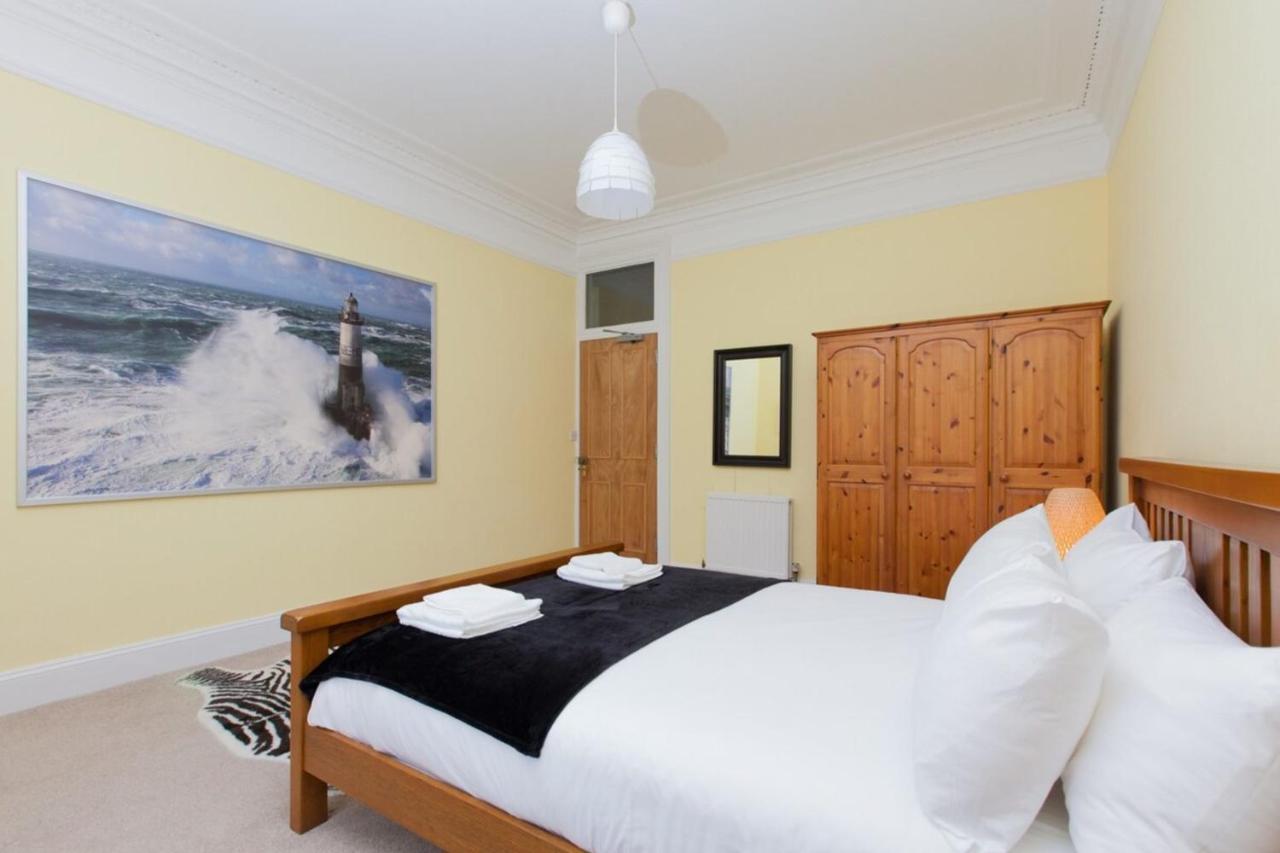 Elegant Traditional Centre Flat Apartment