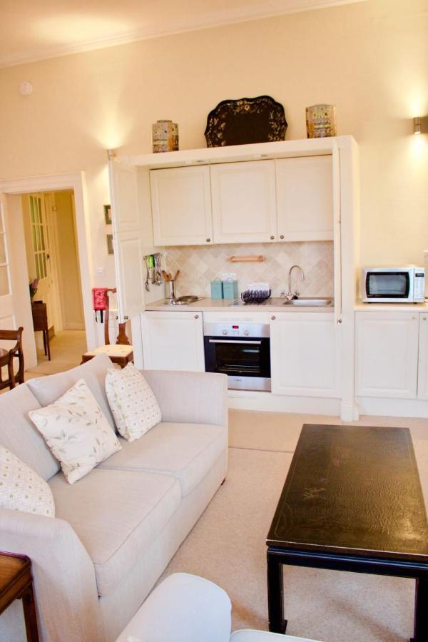 Period On Castle Street Apartment EDI