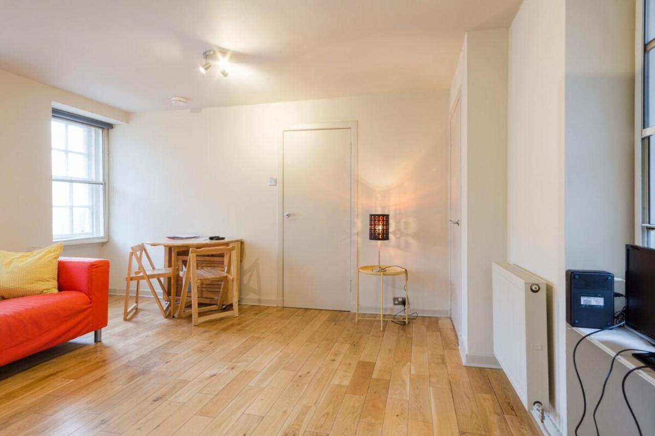 Apartment Modern Studio On Royal Mile Great For Castle Edinburgh