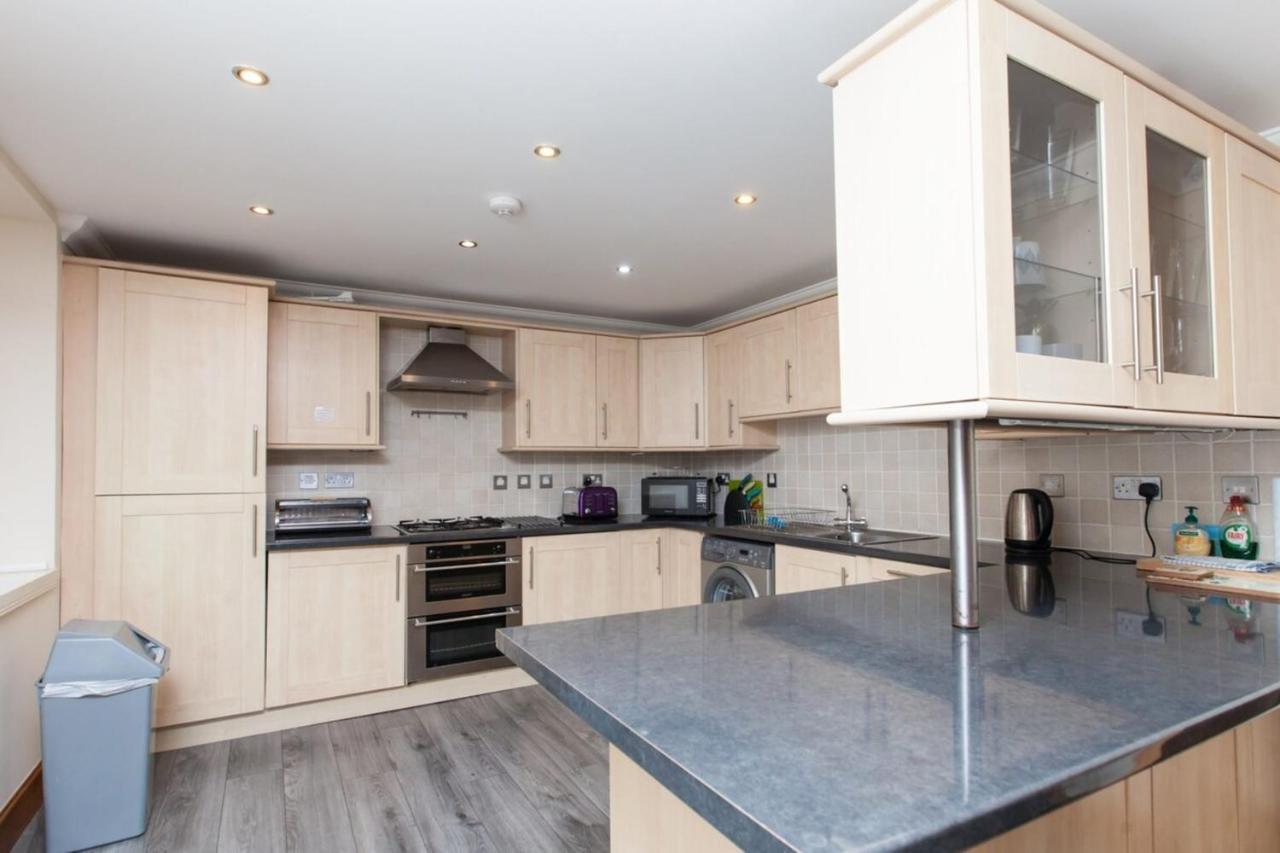 Beautiful 2 Bedroom Flat In Converted Distillery * Edinburgh