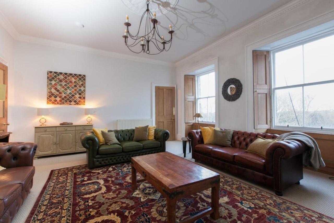 Traditional Luxury Sleeps 10 Apartment *
