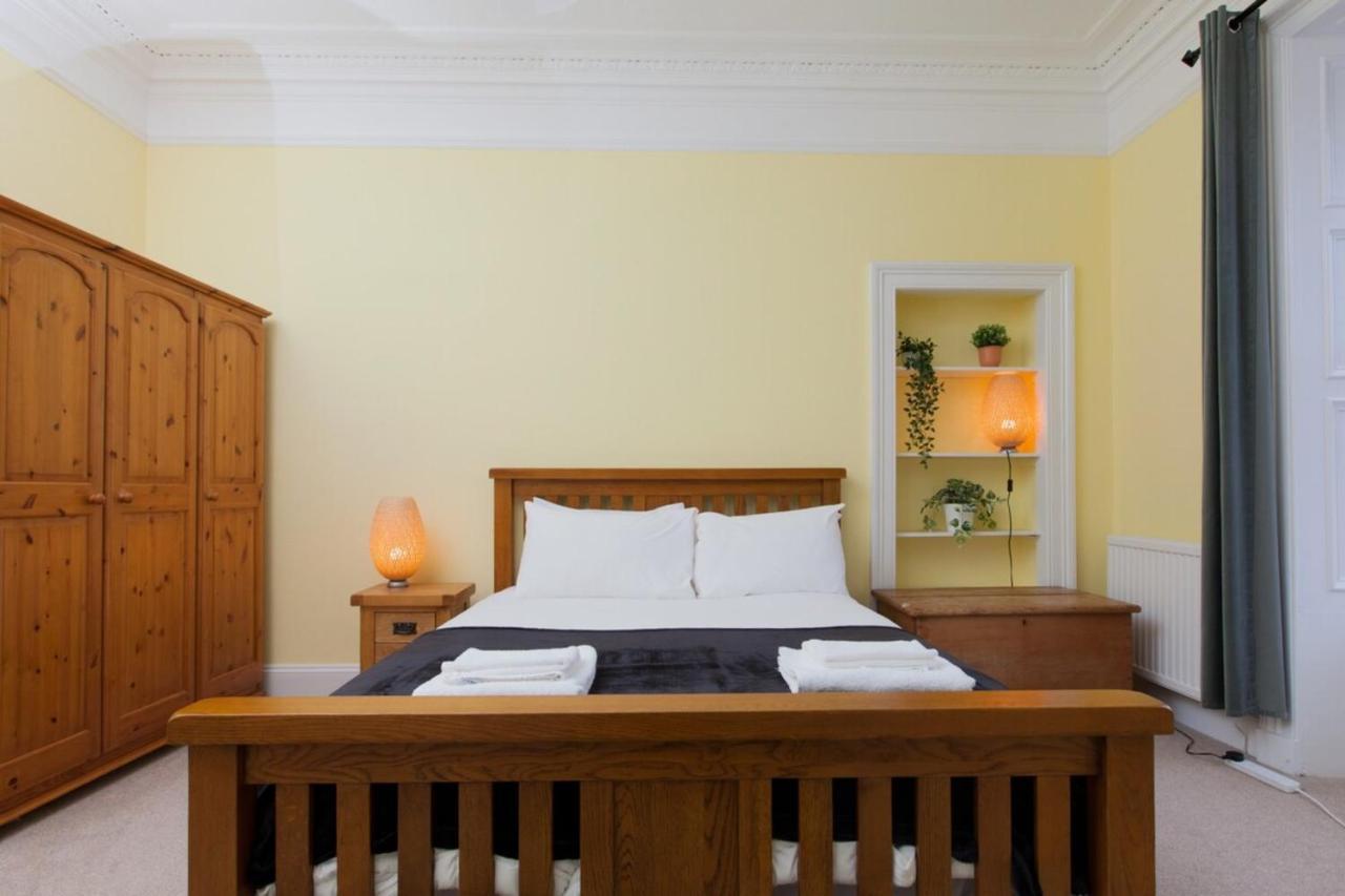 Elegant Traditional Centre Flat * Edinburgh