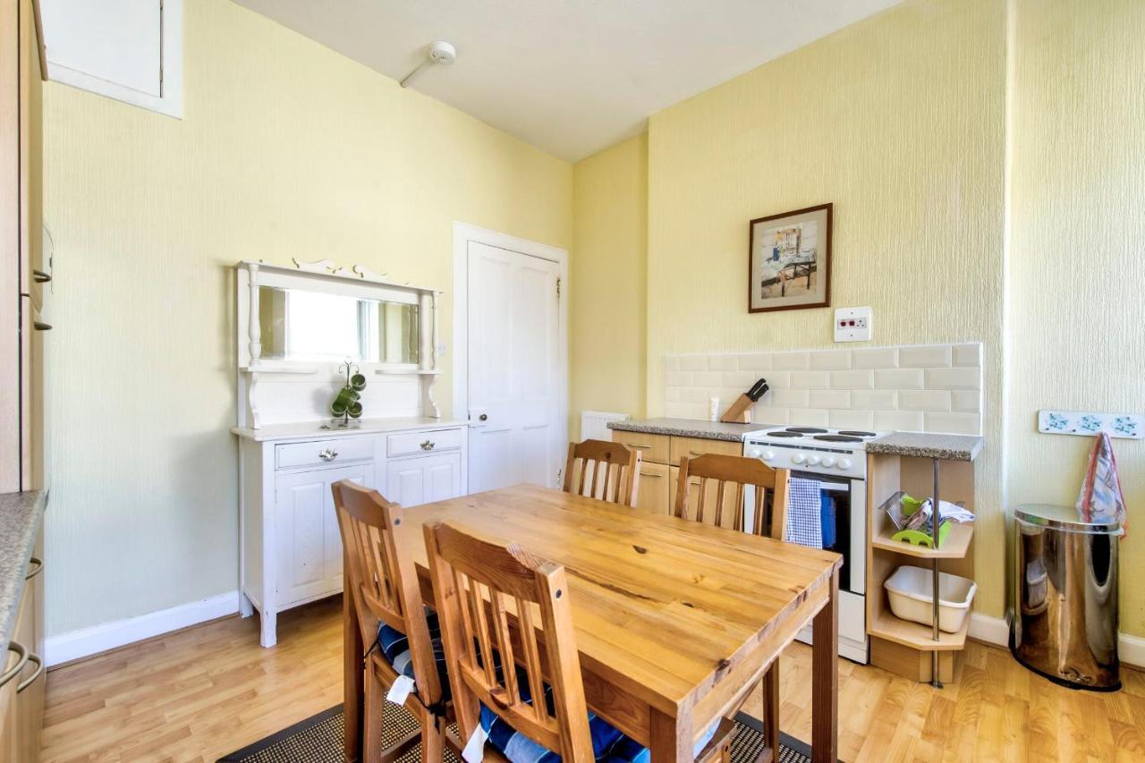 Guestready - Castle View On Quiet Street Edinburgh