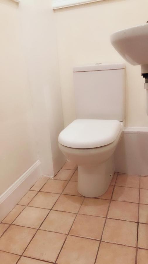 Apartment Newington Area