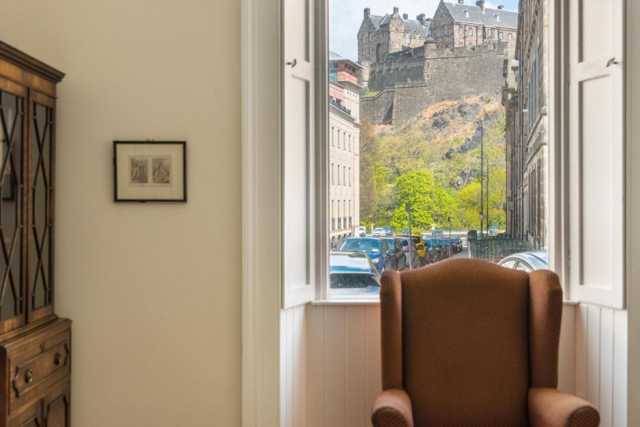 Victorian Elegance With Stunning Castle View *