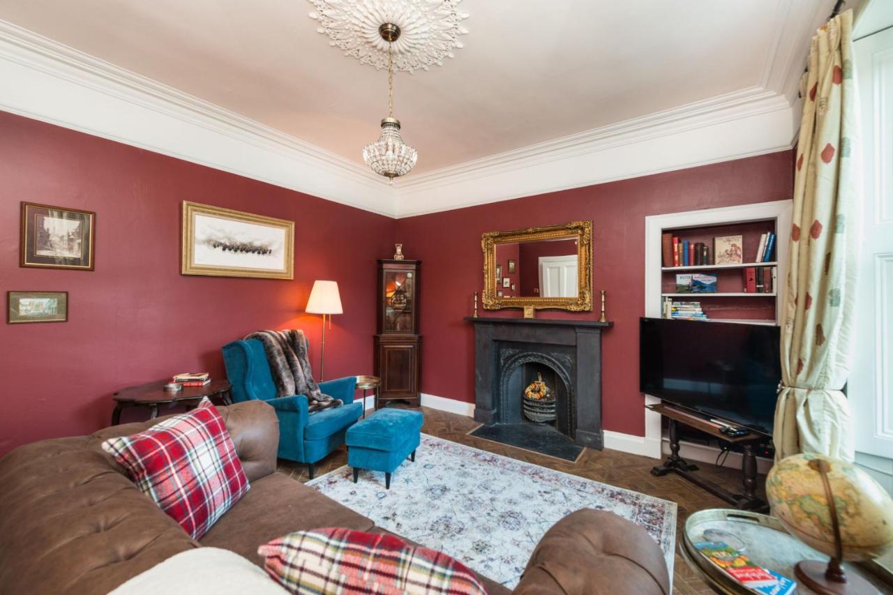 28 Avondale Place * Edinburgh