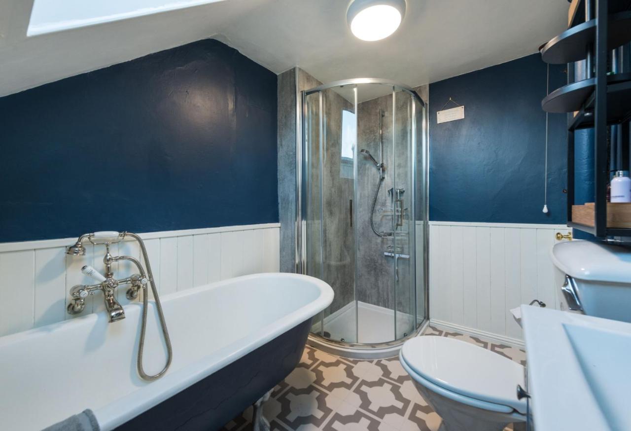 28 Avondale Place *