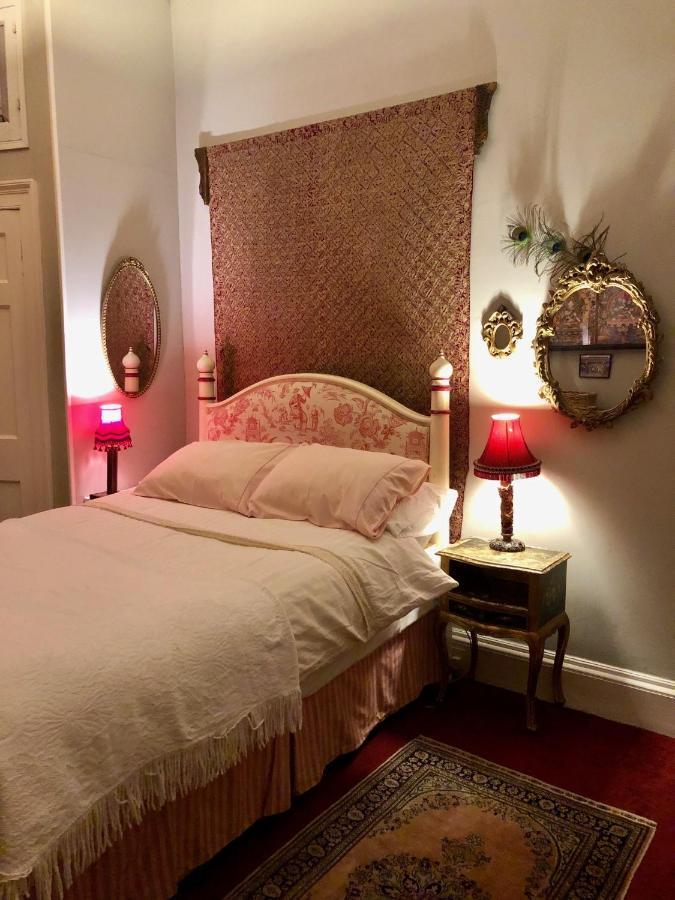 Apartment With Parking, Original Art And Antiques *