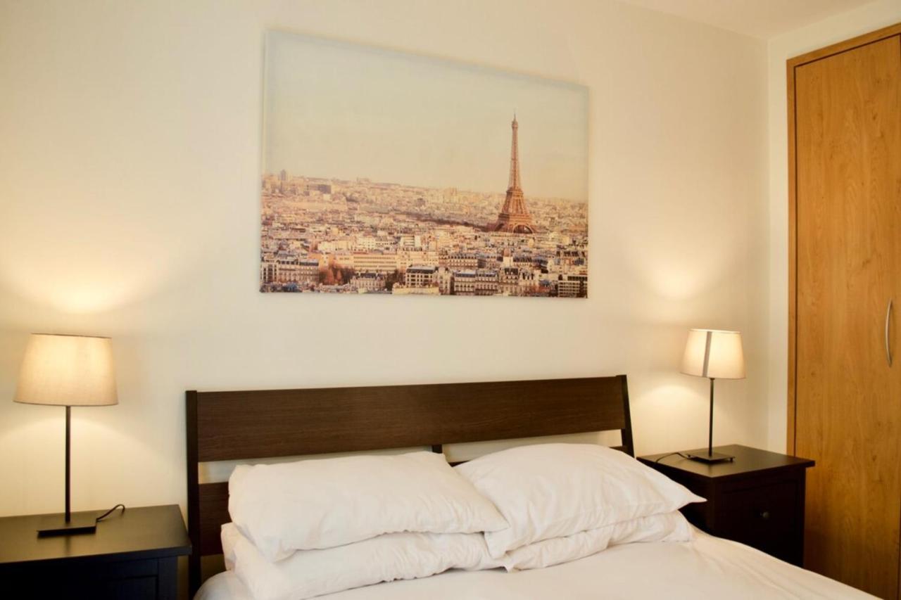 Modern 2 Bedroom Centre Flat Apartment