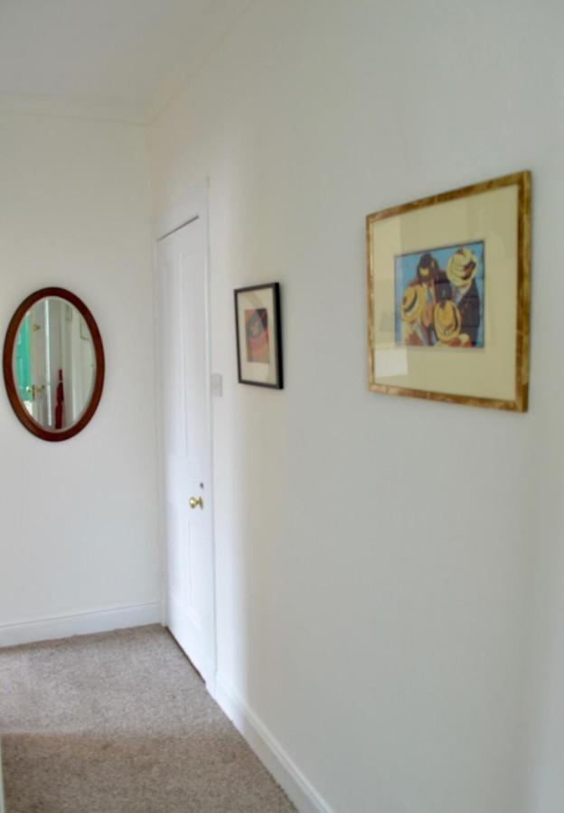 Charming City Centre Flat In Apartment Edinburgh