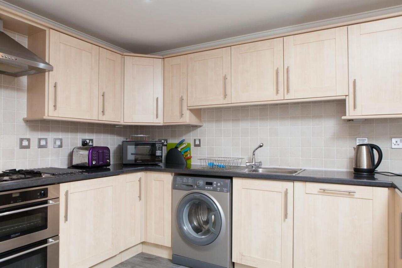 Beautiful 2 Bedroom Flat In Converted Distillery * Edinburgh