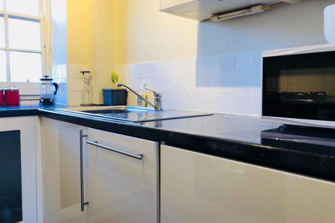 Modern Studio On Royal Mile Great For Castle Apartment