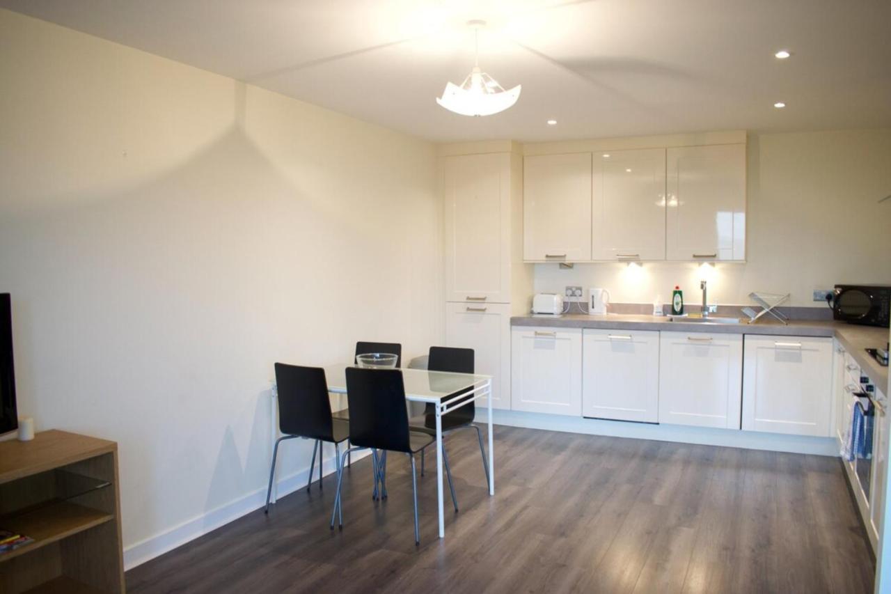 Large And Modern 2 Bed 2 Bath Edinburgh
