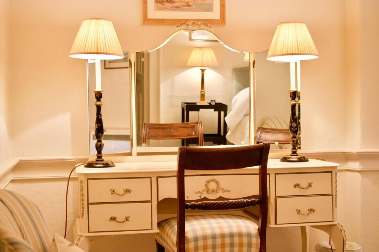 Apartment Period On Castle Street *